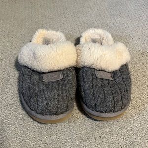 Grey knit Ugg slippers